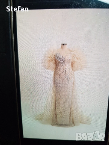 продава се официална рокля Роклята е носена само един път, снимка 3 - Рокли - 52935468