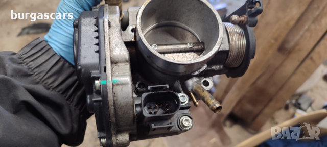 Дроселова клапа VW Passat 1.8-125к.с. ADR - 100лв, снимка 3 - Части - 44510096