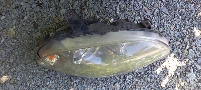 Десен фар Fiat Croma, снимка 2 - Части - 51555757