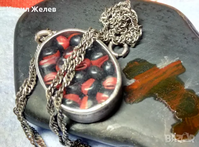 СТАР СРЕБЪРЕН МЕДАЛЬОН Със ЗЪРНА на Ormosia coccinea / wayruru За КЪСМЕТ с ВЕРИЖКА СРЕБРО 925 29143, снимка 4 - Антикварни и старинни предмети - 49866130