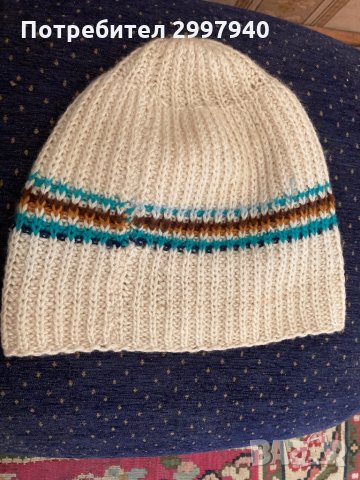 Зимна шапка ръчно плетена, снимка 2 - Шапки - 33755102