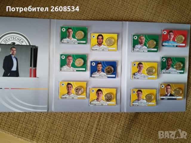 ГОЛЯМ ФУТБОЛЕН АЛБУМ С ДВАНАДЕСЕТ ПЛАКЕТА /виж описанието/, снимка 3 - Нумизматика и бонистика - 53371891