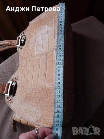 Оригинална бежова чанта с крокодилски принт от естествена кожа , снимка 3 - Чанти - 44666044