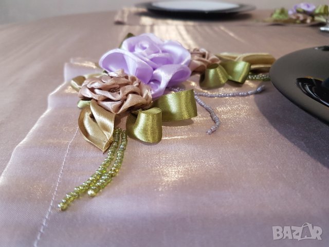 Луксозна покривка за маса с четири броя подложки, снимка 6 - Покривки за маси - 31336121