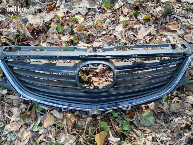 Решетка Мазда 6, снимка 2 - Части - 49345353