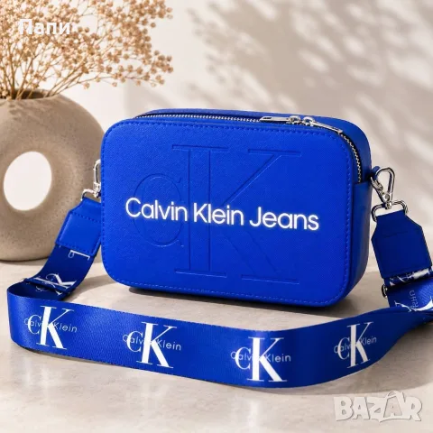 Дамска чанта Calvin Klein в син цвят 