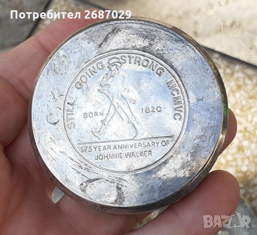 Преспапиета различни: Johnnie Walker Джони Уокър преспапие, заек зайче оникс фигура синьо стъкло, снимка 2 - Колекции - 34179801