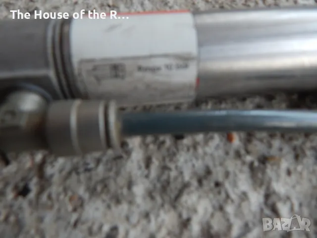 пневматичен цилиндър, снимка 2 - Резервни части за машини - 49218244