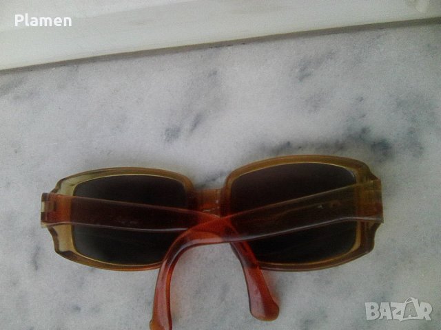Стари тъмни противослънчеви очила, снимка 4 - Слънчеви и диоптрични очила - 30673371