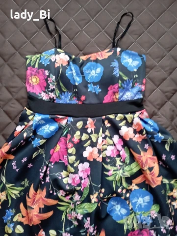 🌹 Рокля на цветя - М размер 🌹, снимка 2 - Рокли - 50561657