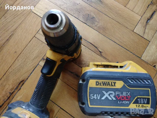 DeWALT DCD708 Brushless за ремонт или части!, снимка 4 - Винтоверти - 56004524