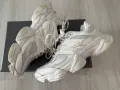 Сникърси New Balance 9060 Triple White бели, снимка 1