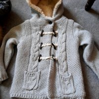 Жилетка , снимка 1 - Детски пуловери и жилетки - 31920802