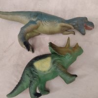 Два големи гумени динозавъра 2003 toy major trading company, снимка 14 - Други - 35021955