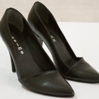 Черни обувки с висок ток марка Issimo , снимка 3 - Дамски обувки на ток - 38471516