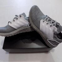 нови маратонки adidas ultraboost 007 bond оригинални мъжки 42 26.5 см, снимка 1 - Спортни обувки - 44590185