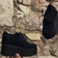 Обувки на платформа - черен велур - 120K, снимка 1 - Дамски ежедневни обувки - 31842124