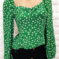 Дамска блуза в зелено сърцевидно деколте, снимка 1 - Блузи с дълъг ръкав и пуловери - 33834791