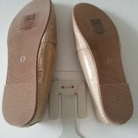 Нови златисти обувки, номер 40, с етикет, снимка 3 - Дамски ежедневни обувки - 37785766