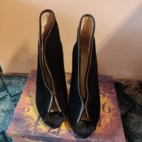 Обувки , снимка 2 - Дамски обувки на ток - 44238309