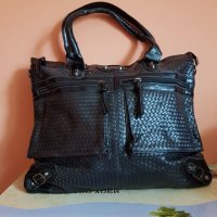 Стилна дамска чанта с черна плетка, снимка 1 - Чанти - 31800665