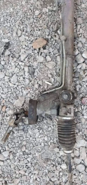 Хидравлична кормилна рейка volkswagen polo  в  перфектно състояние без луфтове и течове , снимка 1