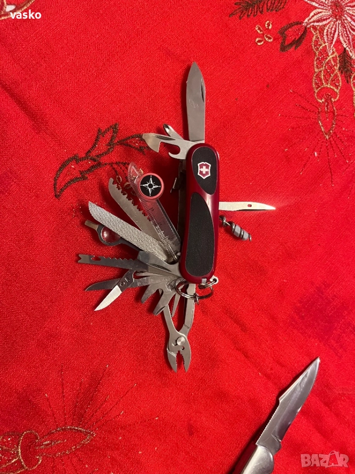 Victorinox-мн.иструменти,компас,г.ключ, снимка 1
