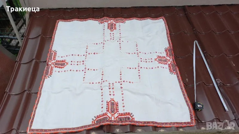 СТАРА БРОДИРАНА ПОКРИВКА КАРЕ , снимка 1
