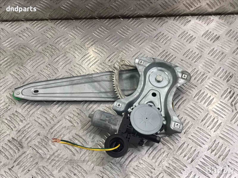 Заден ляв стъклоповдигач Toyota Auris,2008г., снимка 1