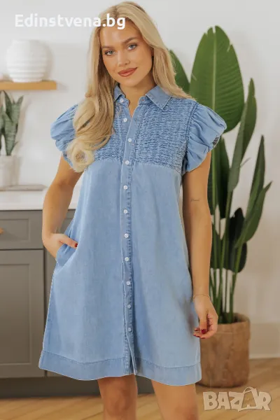 Дамска дънкова рокля в светлосиньо с копчета и къси ръкави с къдрички, снимка 1