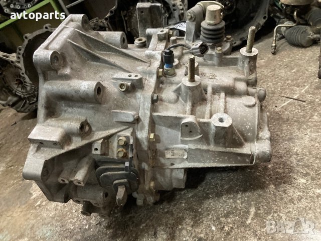 Mazda 6 2004 година 2.0d 136кс Скоростна кутия 5 ск, снимка 4 - Части - 42612049