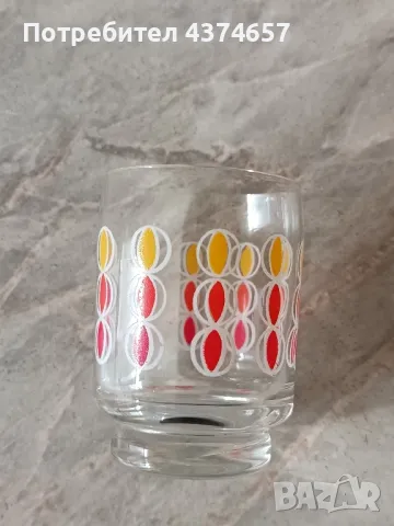 Комплект малки стъклени чаши, снимка 2 - Чаши - 49015327