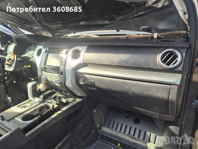 Арматурно табло Тойота Тундра 2017 air bag, снимка 2 - Части - 54306350