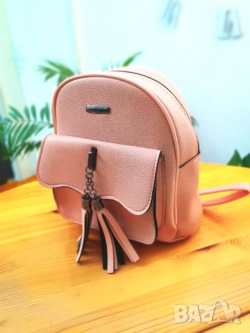 Дамска раница Chloe + 2 висулки отпред. Розов цвят, снимка 4 - Раници - 31413598