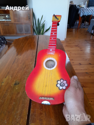 Стара детска китара #3, снимка 2 - Антикварни и старинни предмети - 36527947