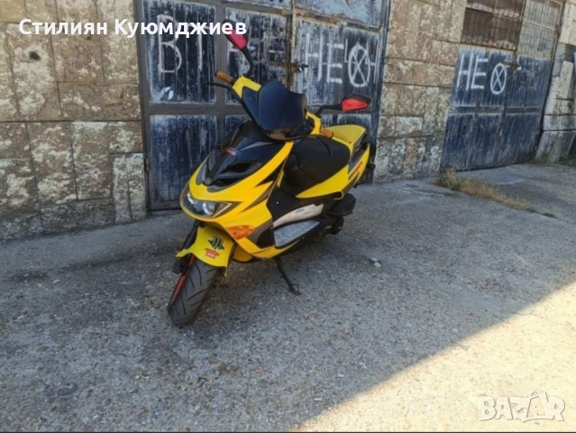 Aprilia sr50 с Документи , снимка 2 - Мотоциклети и мототехника - 52497148