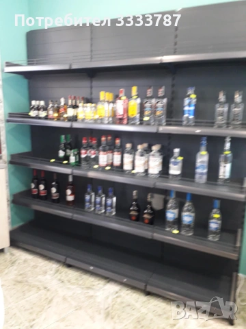 Нови метални стелажи за подреждане на стока