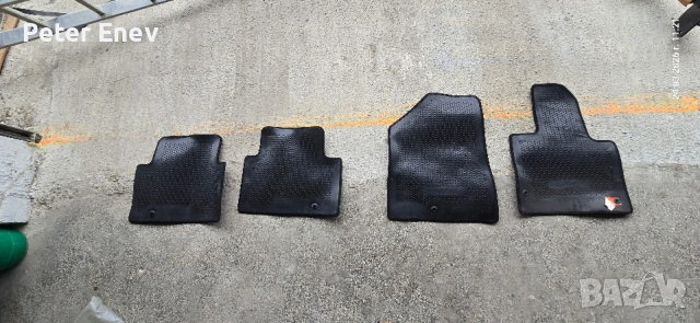 Оригинални стелки за хюндай санта фе ( hundai santa fe) sport 2017, снимка 2 - Аксесоари и консумативи - 54004935