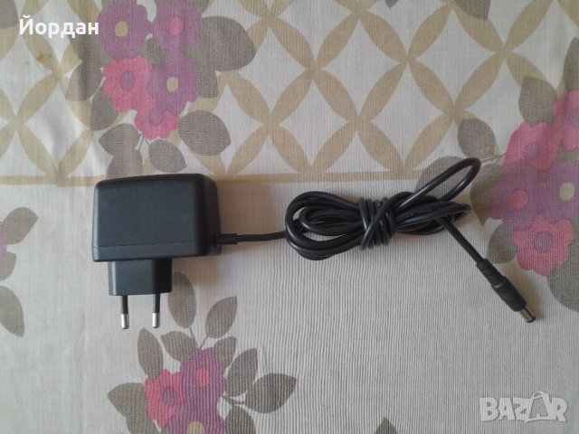 Adapter Huawei 50/60 Hz output 12 V , снимка 2 - Друга електроника - 37502485