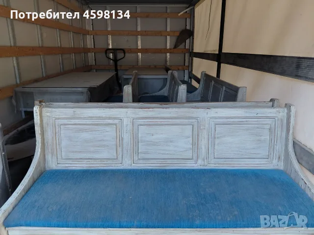 3 бр маси и 6 бр пейки за заведение