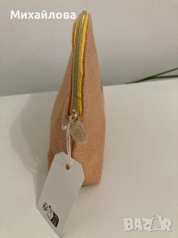 Козметичен комплект Черешова градина на L'Occitane, нов, снимка 8 - Комплекти и лотове - 54005562