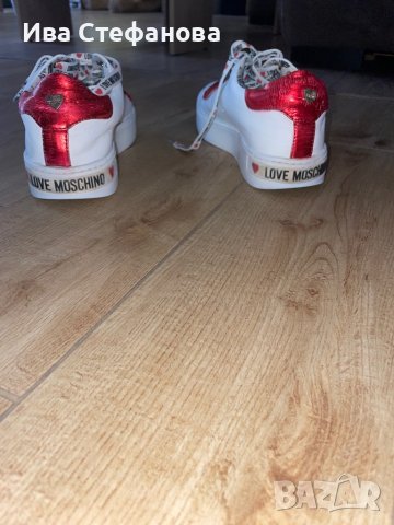 Love Moschino, Кожени спортни обувки със сърцевидна апликация, Бял/Червен, снимка 14 - Дамски ежедневни обувки - 34741732