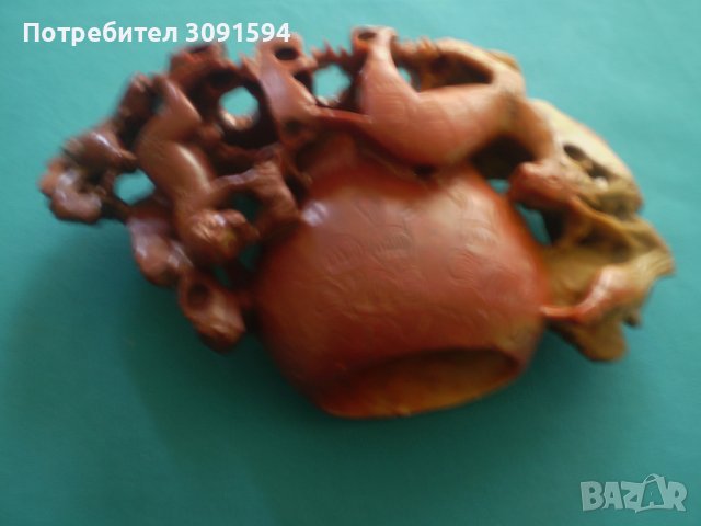 Антикварна ваза  от червен сапунен камък със екзотични фигури, снимка 7 - Антикварни и старинни предмети - 37165294