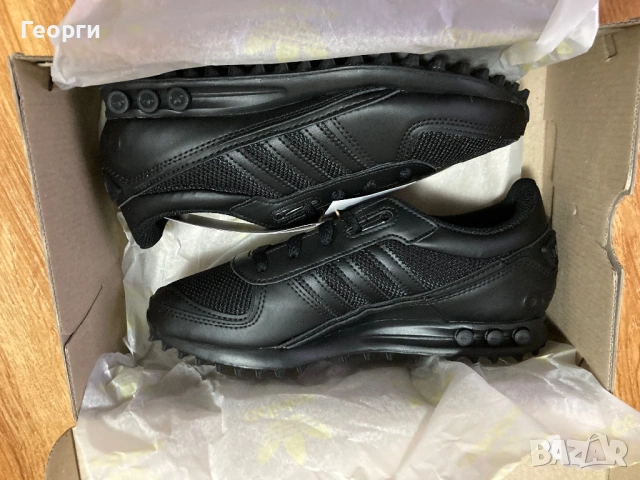 Оригинални маратонки Adidas, снимка 3 - Маратонки - 53371946