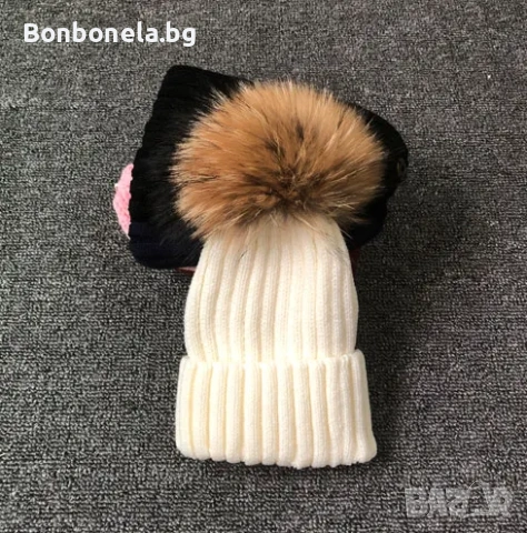 Зимна дамска шапка с голям пух, снимка 3 - Шапки - 53033004