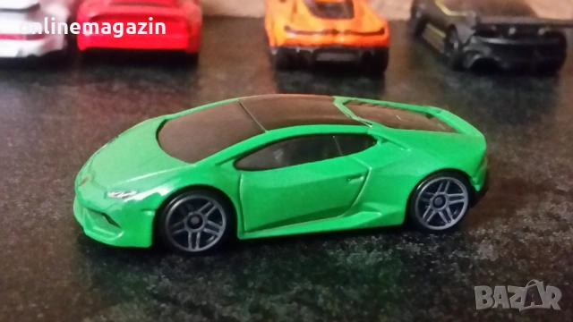 Метални колички : Ferrari,  Porshe,  Lamborghini, Austin Martin, Ford GT,  Lotus , снимка 8 - Коли, камиони, мотори, писти - 54152428