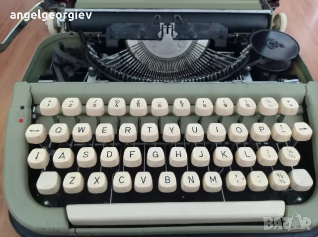 Пишеща машина Марица, снимка 2 - Антикварни и старинни предмети - 49245003