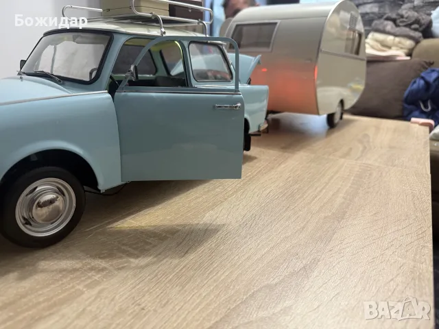 Метален модел на Трабант 601 deluxe мащаб 1:8, снимка 4 - Колекции - 56243695