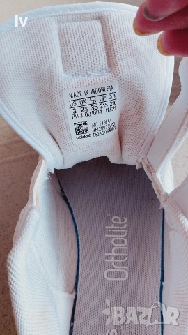 сникърси Adidas, снимка 3 - Детски маратонки - 54244450