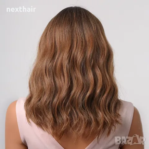 Светло кафява вълнообразна перука с бретон и тъмни корени средна дължина, снимка 5 - Аксесоари за коса - 48669244